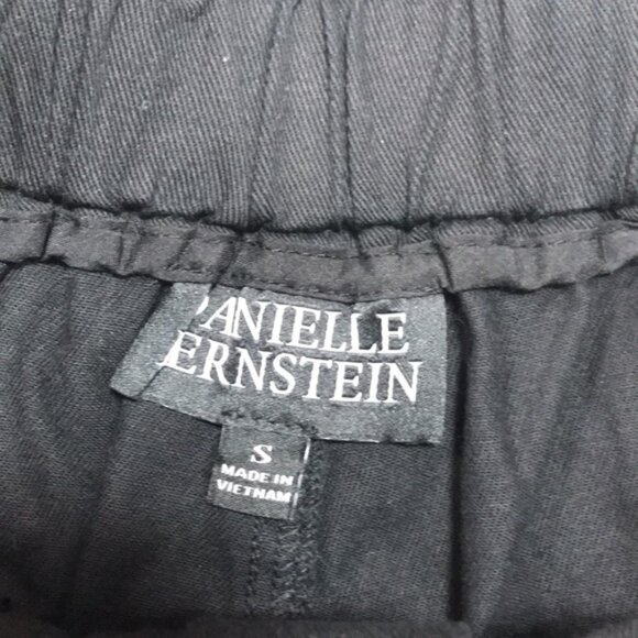 Danielle Bernstein Paperbag Waist Shorts - Picture 3 of 6